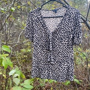 Banana republic women’s pattern blouse